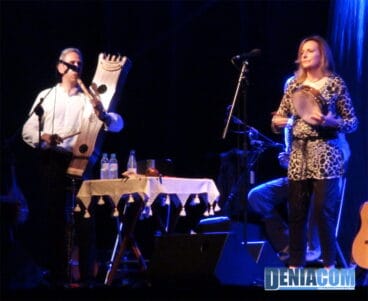 Olga y los Ministriles durante su actuación en el festival Música al Castell 2012 de Dénia