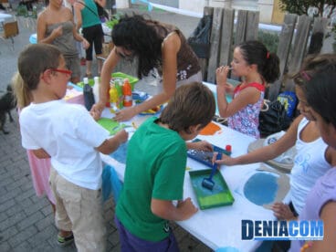 Éxito en el taller de pintura sobre cartón del Día de la Integración de Ludai