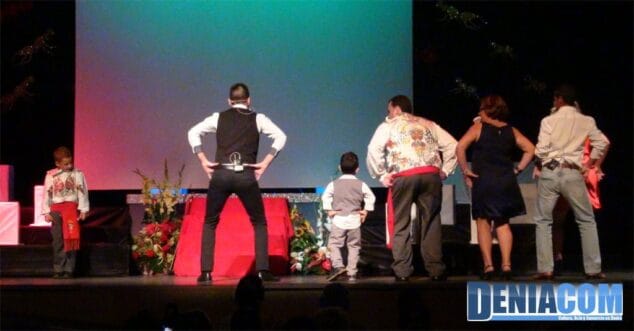 03 Espectáculo de magia en la presentación de París Pedrera