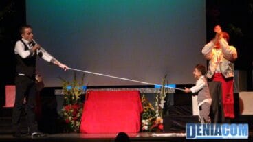 04 Espectáculo de magia en la presentación de París Pedrera