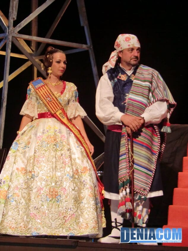 "Port Rotes està en l'ona" con su Fallera Mayor, Naia Jiménez 18 18 Presentación de Port Rotes 2013 Cargos