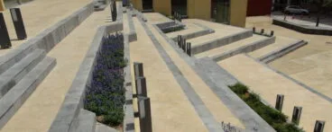 Las escaleras de la Plaza del Consell tienen nueva forma