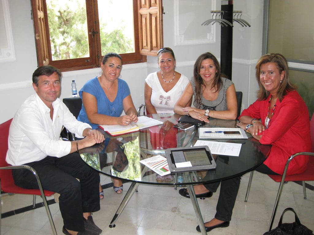 Reunión con la diputada provincial de juventud en Dénia Reunión con la diputada provincial de juventud en Dénia