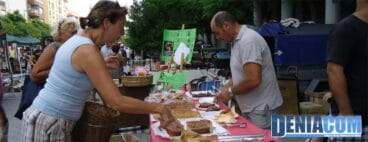 Solidaridad en Dénia en el rastro de Leo Montero