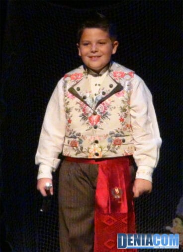 03 Presentación infantil de Les Roques 2013 – Marcos Gimeno Presidente Infantil 2013