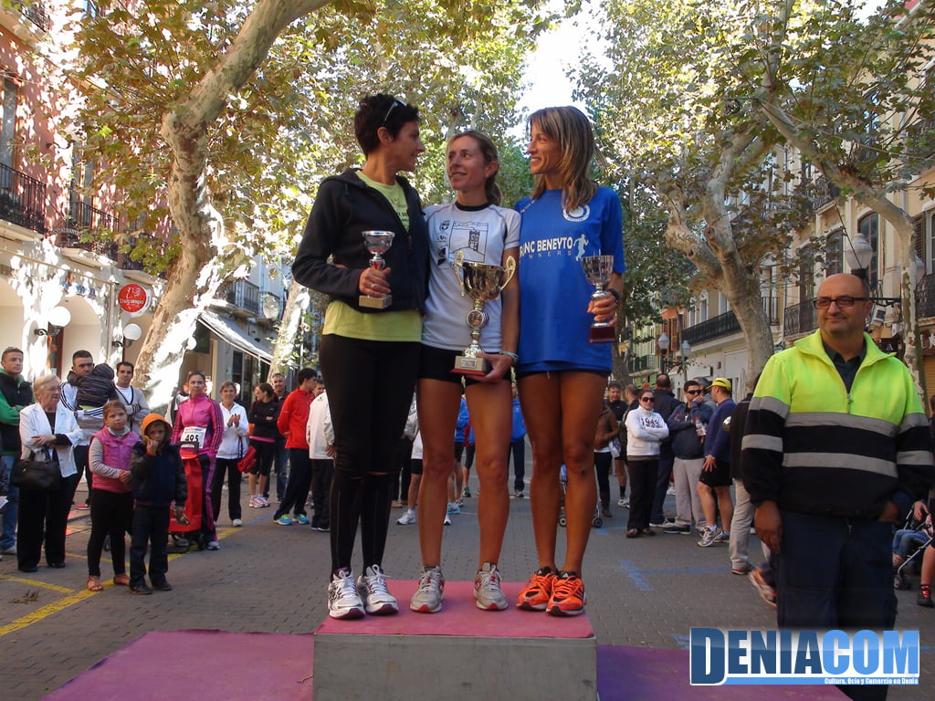 12 Podio femenino en la carrera solidaria por Leo Montero en Dénia