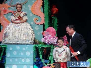 20 Presentación infantil de Les Roques 2013 – Pleitesía del presidente de la Asociación de Vecinos de Les Roques