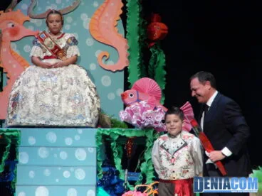 20 Presentación infantil de Les Roques 2013 – Pleitesía del presidente de la Asociación de Vecinos de Les Roques