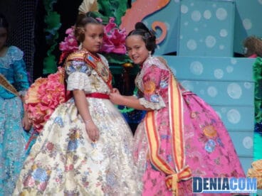 23 Presentación infantil de Les Roques 2013 – Rocío Patricio Fallera Mayor Infantil de Dénia 2013