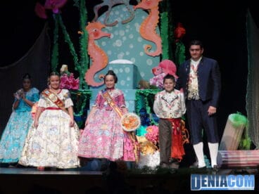 24 Presentación infantil de Les Roques 2013 – Rocío Patricio Fallera Mayor Infantil de Dénia 2013