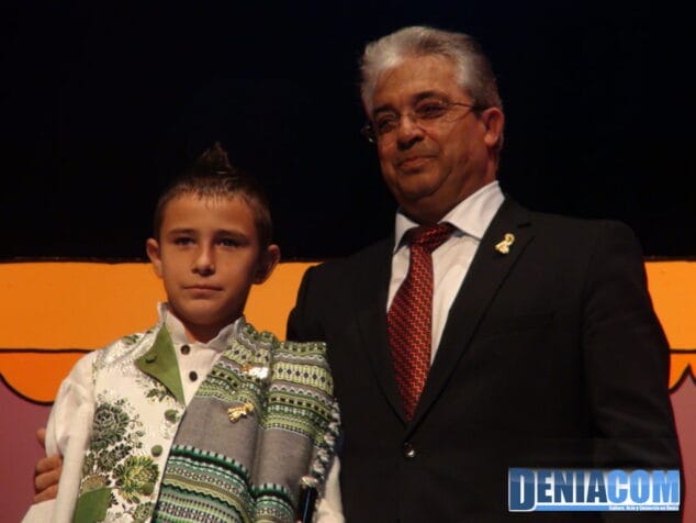 32 Pleitesía de Fernando Marí en la Falla darrere del Castell