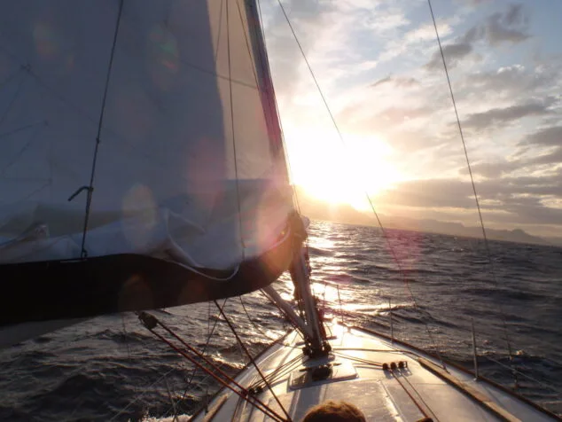 El mar es tuyo con Navega, Velas y Viento 2 Aprender a nagegar en Dénia con navega Velas y Viento