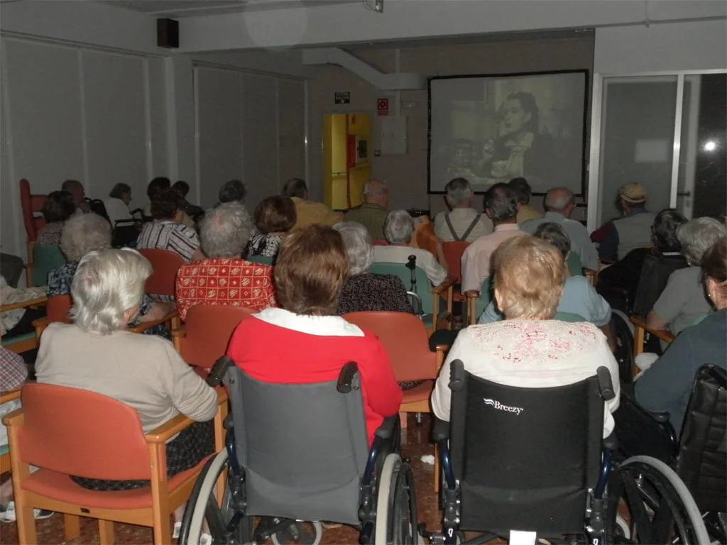 Cine per a majors en la Residencia Santa Lucía de Dénia