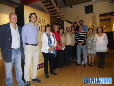 Concejales en la exposición Viure a Dénia
