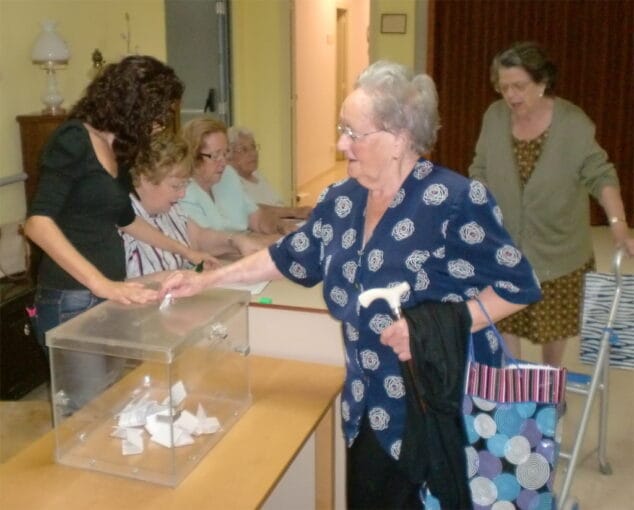 Juan Carlos Martí es el nuevo representante de los usuarios de la Residencia 2 Elecciones en la Residencia de Ancianos Santa Lucía