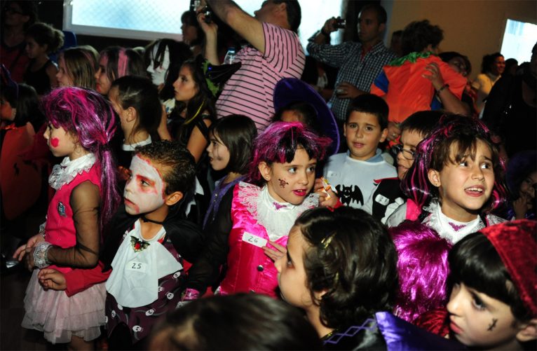 Los niños y niñas dianenses celebran Halloween en Llunàtics
