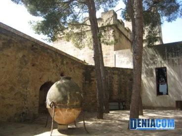 Parte interior de la muralla del Castillo de Dénia