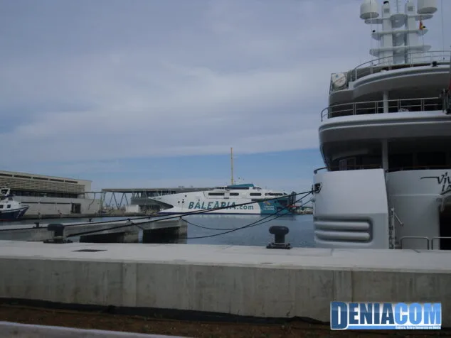 El puerto de Dénia: así ha cambiado la fachada marítima de la ciudad 5 Puerto de Dénia desde la explanada Cervantes