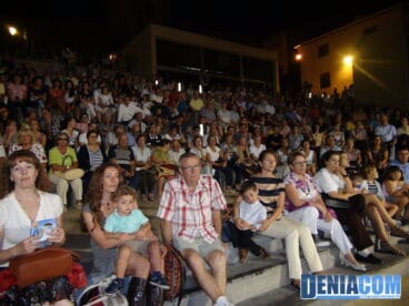 Público asistente al concierto del Día de la Comunitat de la Banda de Dénia