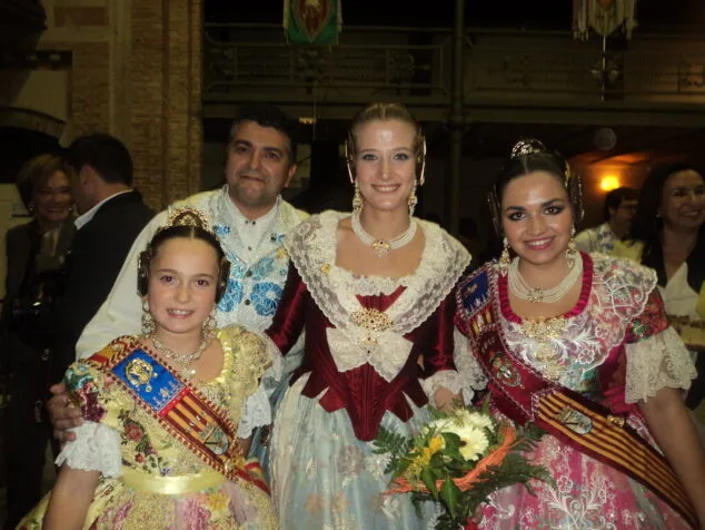 Rocío y Pili con la nueva Fallera Mayor de Valencia