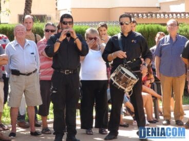 Tabal i dolçaina enla celebración del 9 d’octubre de Dianium Dansa