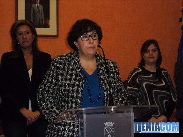 01 Pepa Sivera obre l'acte institucional contra la violència de gènere