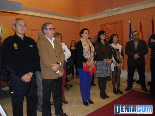 02 regidors deniers durant l'acte institucional contra la violència de gènere