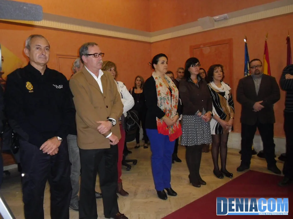 02 Concejales dianenses durante el acto institucional contra la violencia de género