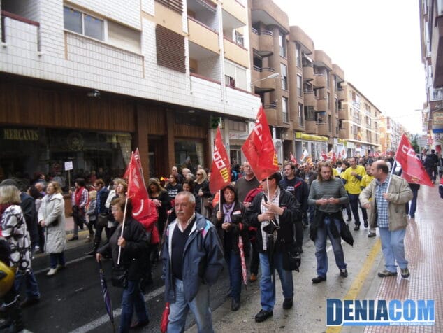 La comarca alza su voz contra los recortes en una manifestación sin incidentes 4 03 Huelga General en Dénia 14N Manifestación