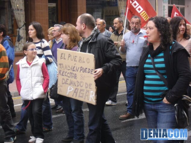 La comarca alza su voz contra los recortes en una manifestación sin incidentes 5 04 Huelga General en Dénia 14N Manifestación