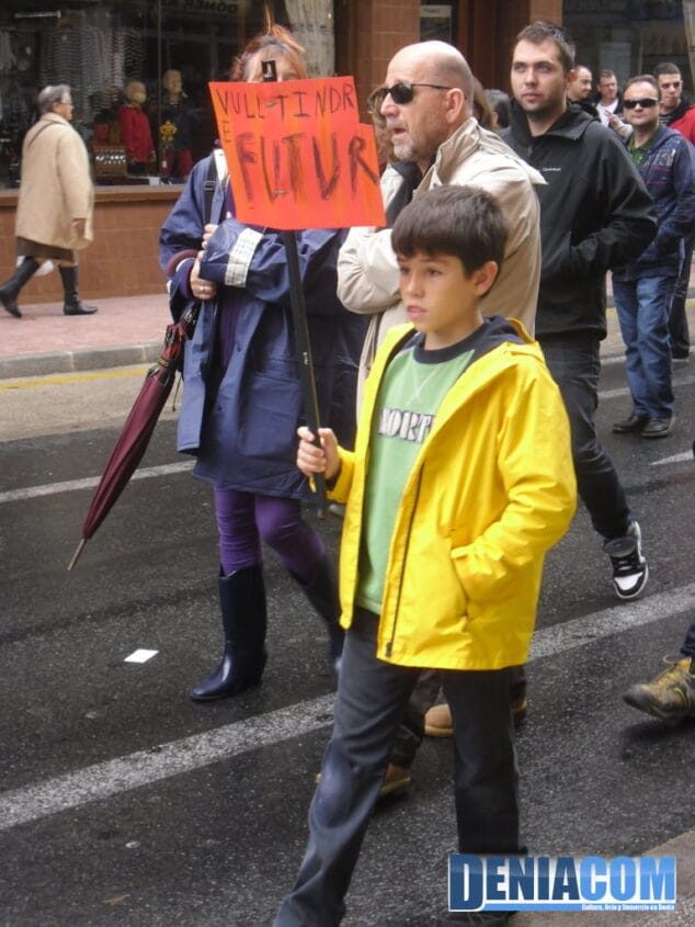 La comarca alza su voz contra los recortes en una manifestación sin incidentes 6 05 Huelga General en Dénia 14N Manifestación