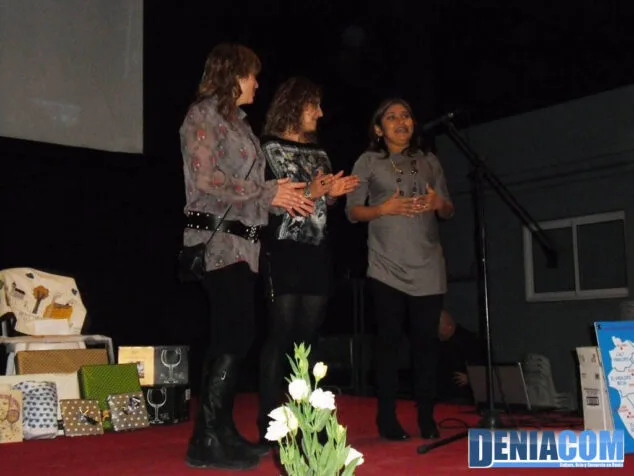 07 Agradecimiento de Jessica Romero y dos madres de Ludai