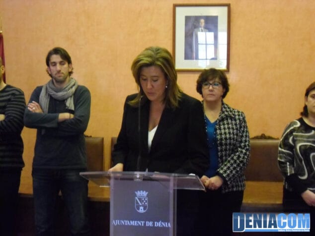 08 Ana Kringe llegeix el manifest contra la violència de gènere a Dénia