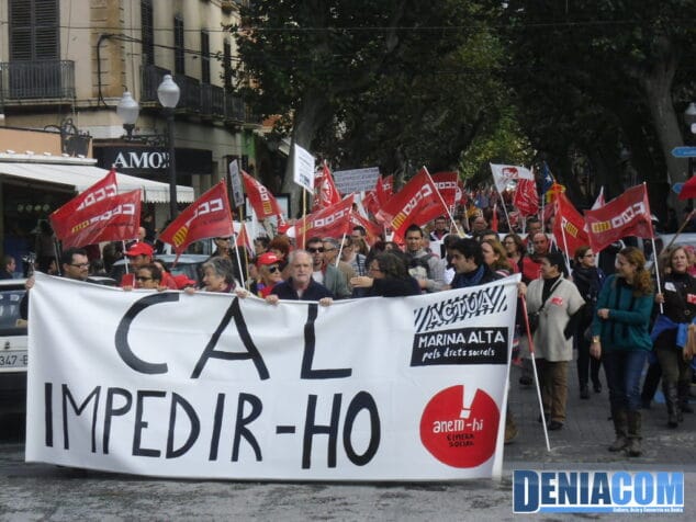 La comarca alza su voz contra los recortes en una manifestación sin incidentes 17 16 Huelga General en Dénia 14N Manifestación