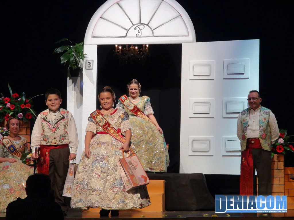 21 Presentación Falla Les Roques - Pleitesía de los cargos infantiles 2013