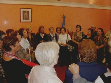 La Asociación de la Fraternidad y la Experiencia AFRATEX de Benidorm canta a la alcaldesa de Dénia