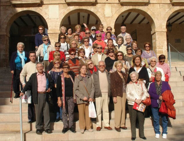 Un grupo de Benidorm visita el ayuntamiento de Dénia 1 La Asociación de la Fraternidad y la Experiencia AFRATEX de Benidorm en Dénia