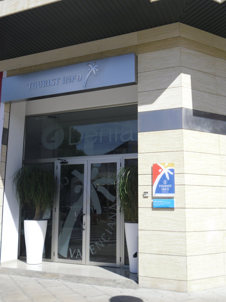 Oficina de Turismo Dénia en Calle Manuel Lattur