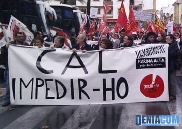 Plataforma Actua Marina alta en la Manifestación de Dénia