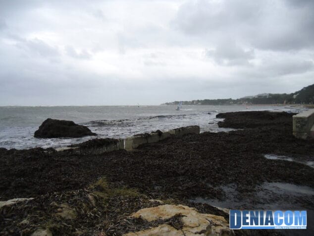 Playa de la Marineta Cassiana de Dénia Temporal de lluvia y viento