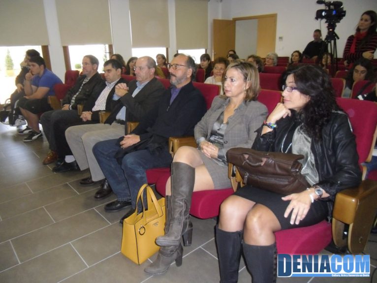 Público asistente a la presentación del calendario de Condenados al Bordillo