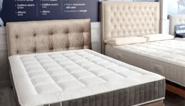 Cama de matrimonio con cabezal