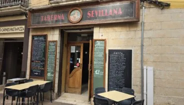 Tapas, Menüs und Reisgerichte in Denia in einer Taverne in Sevilla