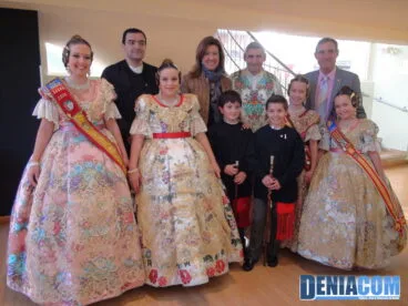 01 Presentación Infantil Falla Centro 2013 – Recepción de invitado