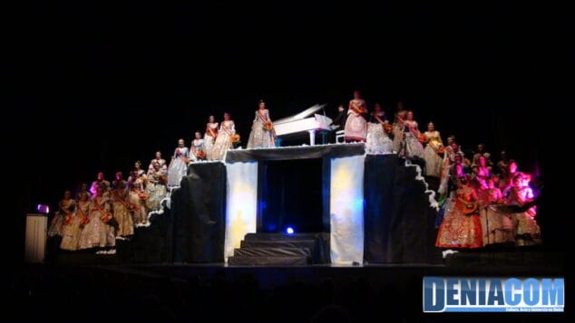 03 Presentación de la Falla Centro 2013