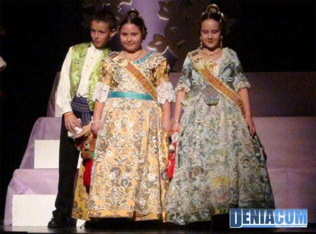 04 Presentación Infantil de la Falla Saladar Comisión infantil