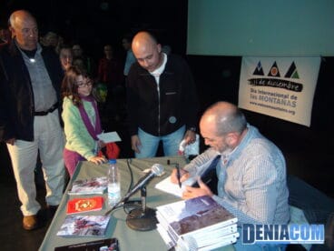 07 Conferencia de Juanito Oyarzábal en Dénia – Día Internacional de las Montañas 2012