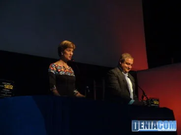 09 Gala Notables 2012 – Entrega dl premio a la promoción cultural