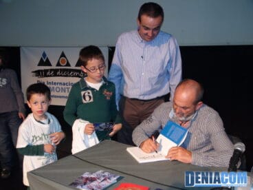 10 Conferencia de Juanito Oyarzábal en Dénia – Día Internacional de las Montañas 2012