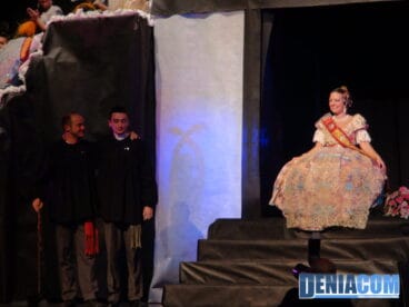 12 Presentación de la Falla Centro 2013 – Pleitesías